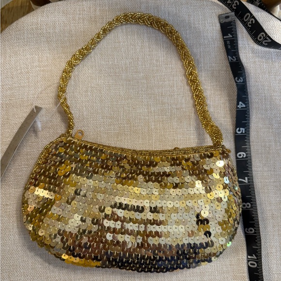 La Regale gold sequin beaded handbag - Picture 6 of 7